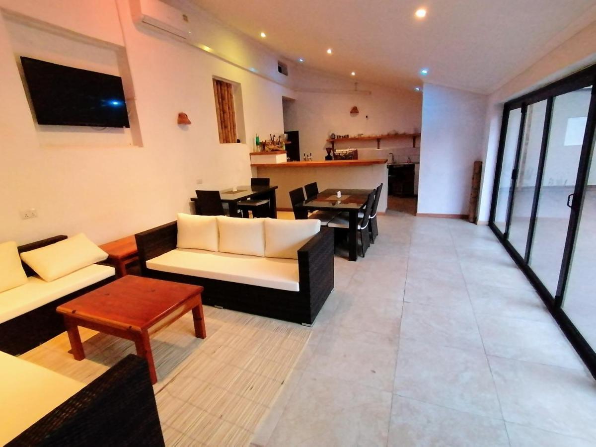 Villa 33 Blantyre Exterior photo