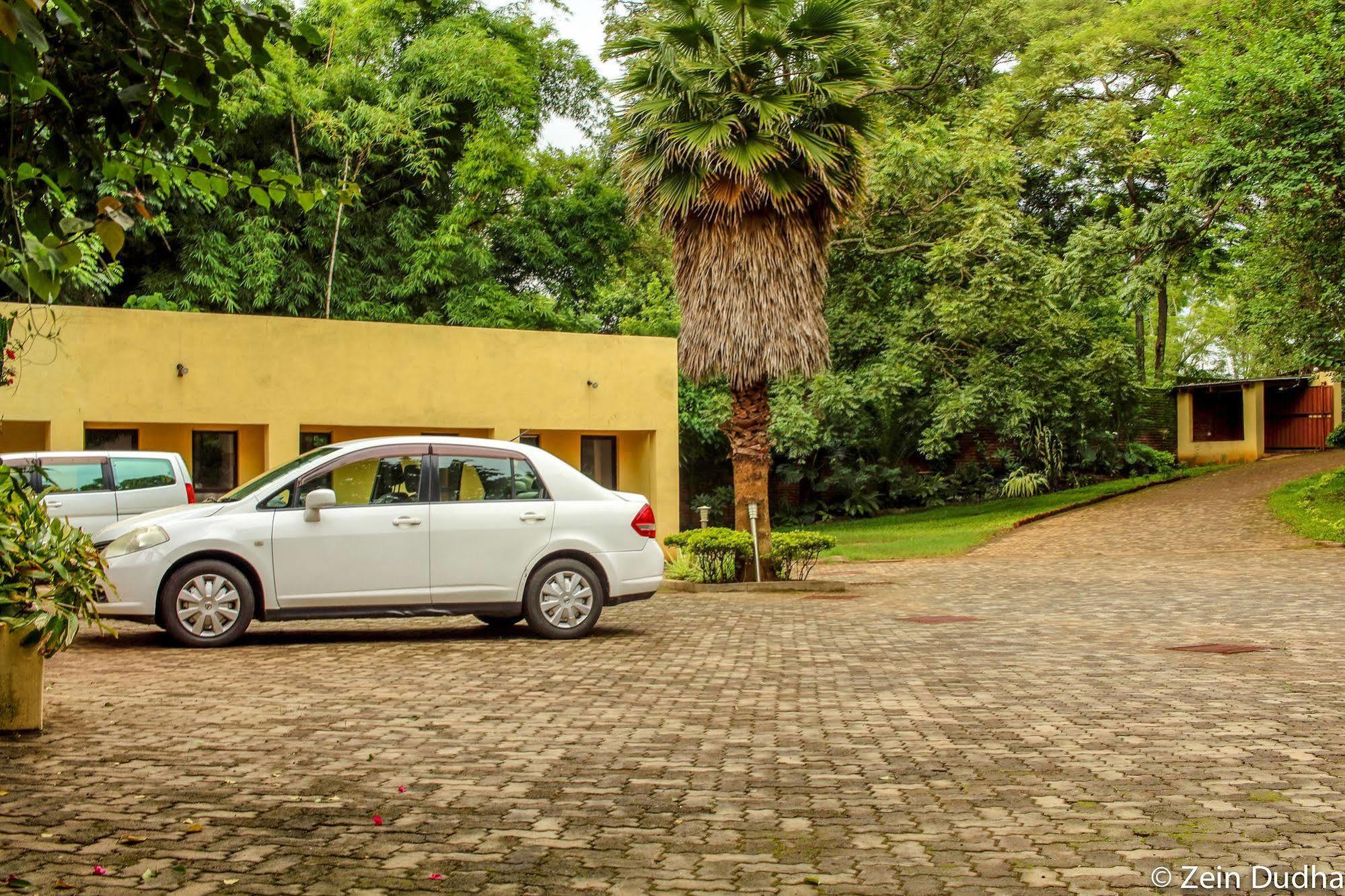 Villa 33 Blantyre Exterior photo